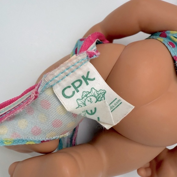 9โ Cabbage Patch Kids Deluxe Splash 'N Float Tiny Newborn doll - Picture 6 of 8